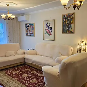 https://collaku-home.hotels-in-tirana.com